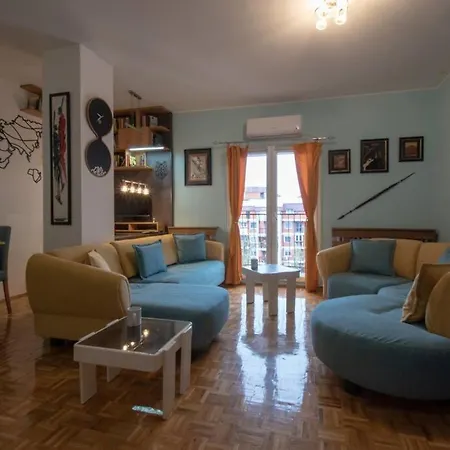 Yellow Sky * Spacious With Free Parking Lejlighed