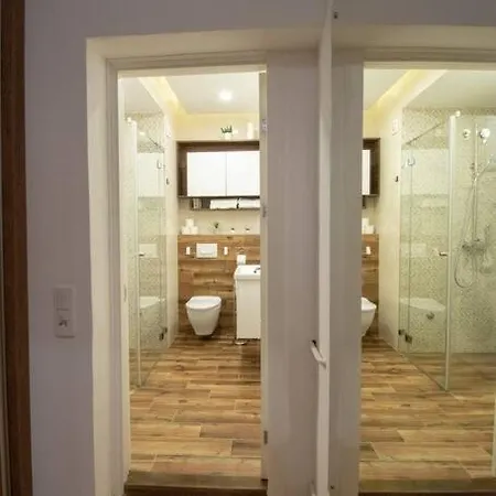 Yellow Sky * Spacious With Free Parking * Novi Sad