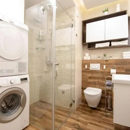 Yellow Sky * Spacious With Free Parking Novi Sad