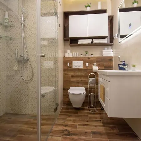 Yellow Sky * Spacious With Free Parking * Novi Sad